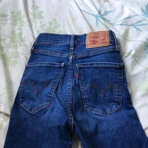 Mile high super skinny medium/dark wash Levi’s